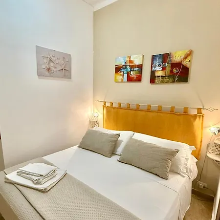Dimora Il Girasole 게스트하우스 4*